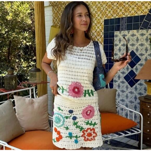 TUCKERNUCK Love The Label Ivory & Multicolor Leighton Crochet Top NWT Size Small - Picture 3 of 5